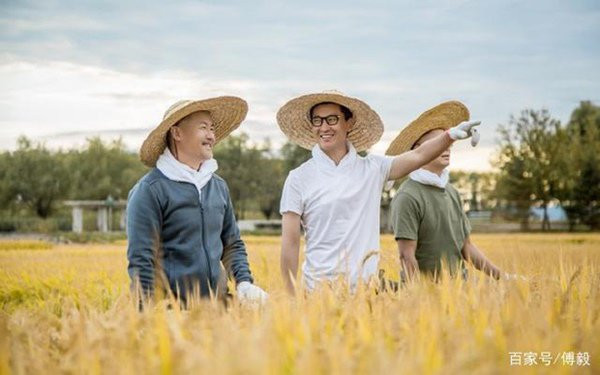 Hiện tại, diễn viên Châu Kiệt là 1 đại gia "ngầm" của Cbiz. Anh vừa kinh doanh rượu vang, nhà hàng và điện ảnh,… Chuyển hướng kinh doanh canh tác nông nghiệp giúp cho Châu Kiệt mang về khá nhiều lợi nhuận. Có thể nói dù sự nghiệp phim ảnh không còn như trước nhưng chàng Phúc Nhĩ Khang màn ảnh này vẫn kiếm được rất nhiều tiền.