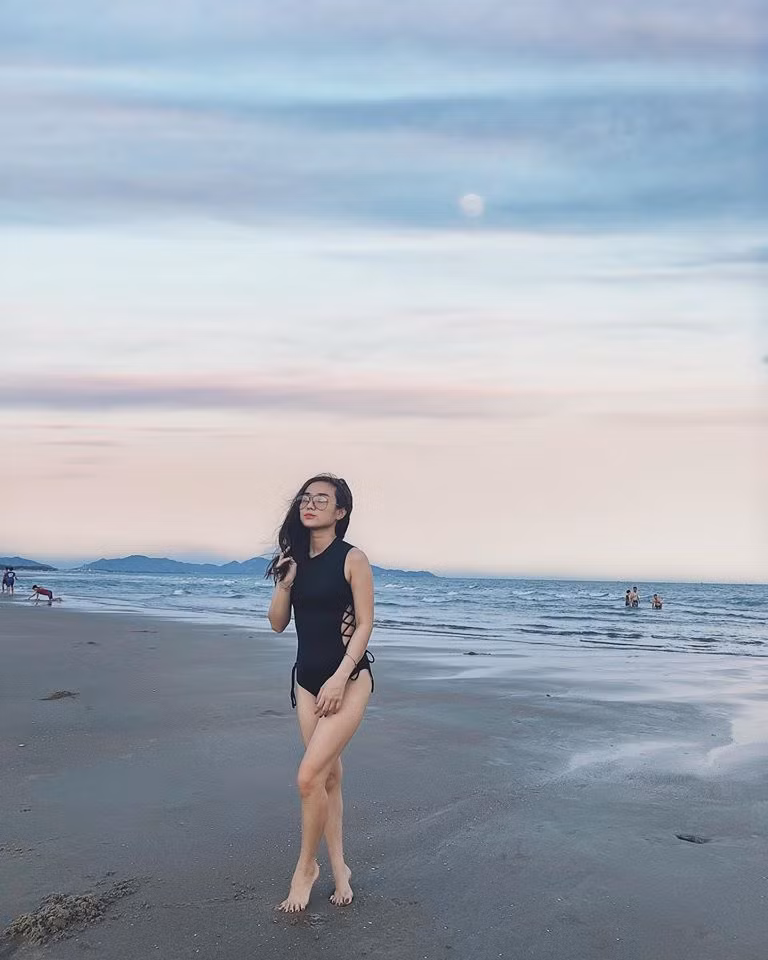 Ở tuổi 24, Bảo Ngọc trở thành "mẹ đơn thân", vất vả với cuộc sống mưu sinh. Về phía Hoài Lâm, nam ca sĩ vẫn giữ im lặng khi hôn nhân tan vỡ. Mới đây, nam ca sĩ tái xuất khi trình làng 2 ca khúc mới: Hoa nở không màu và Buồn làm chi em ơi. 2 nhạc phẩm do nhạc sĩ Nguyễn Minh Cường sáng tác cho Hoài Lâm đều nói về chuyện tình tan vỡ.