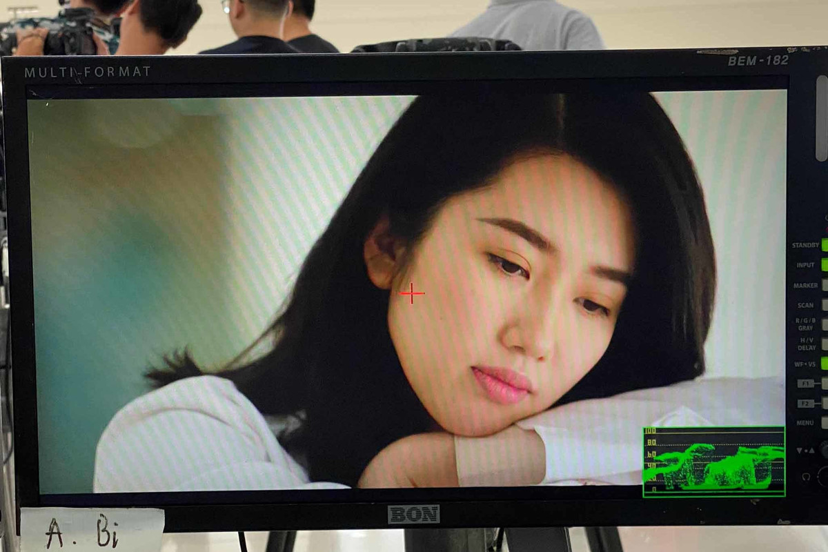 Thuý Ngân đăng loạt ảnh bắt đầu trở lại với công việc. Nữ diễn viên nhận được nhiều lời khen ngợi về nhan sắc.