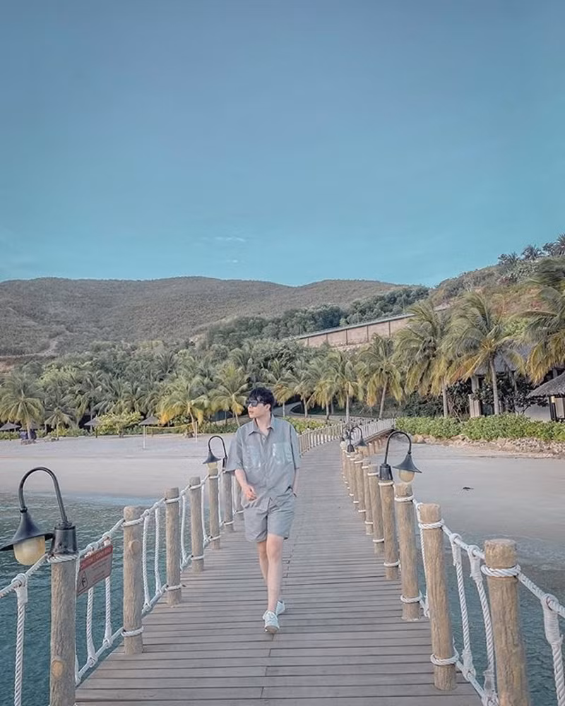 Trịnh Thăng Bình đăng ảnh đi du lịch với dòng chia sẻ: "Bận rộn tốt mà".