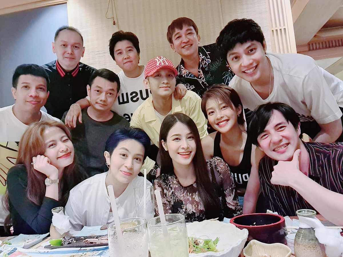 Hoang Thuy Linh - Gil Le vui ve hoi ngo vo chong Dong Nhi