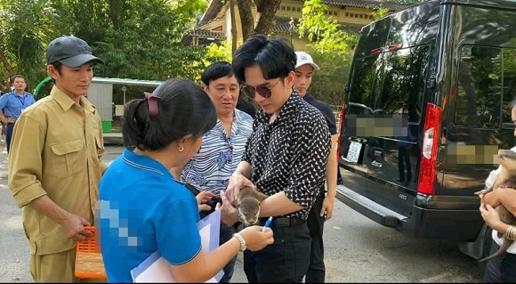 Dan Truong tang rai ca cho Thao Cam Vien, fan chu y dieu nay-Hinh-2