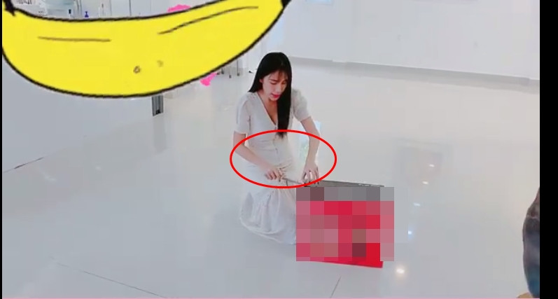 Thủy Tiên vướng nghi vấn bầu bí với vòng 2 lớn.