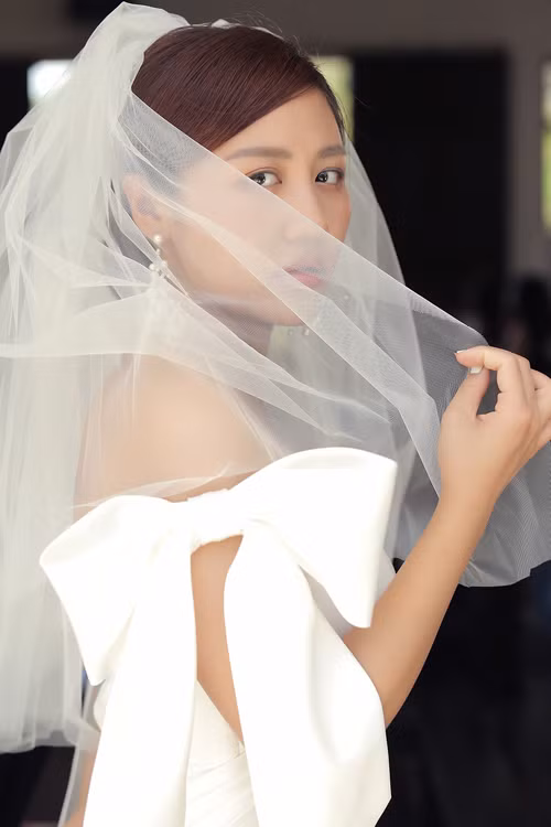 Van Mai Huong lan dau len tieng sau on ao bi phat tan clip nong-Hinh-4