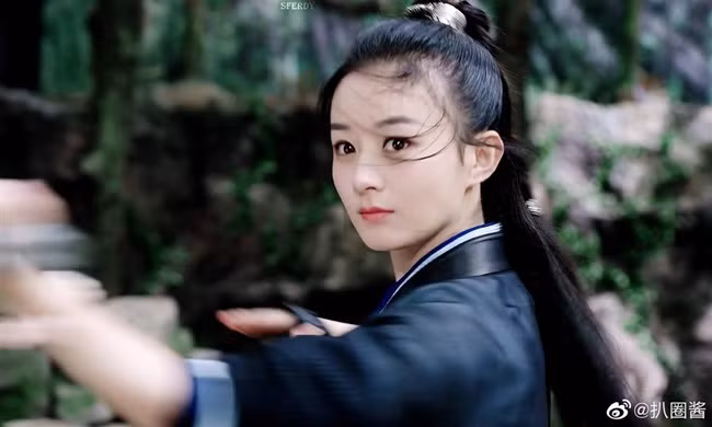 Nhiều người dành lời khen cho thần thái, biểu cảm ánh mắt của Triệu Lệ Dĩnh và mong chờ bộ phim mới của cô khi tái xuất sau sinh.