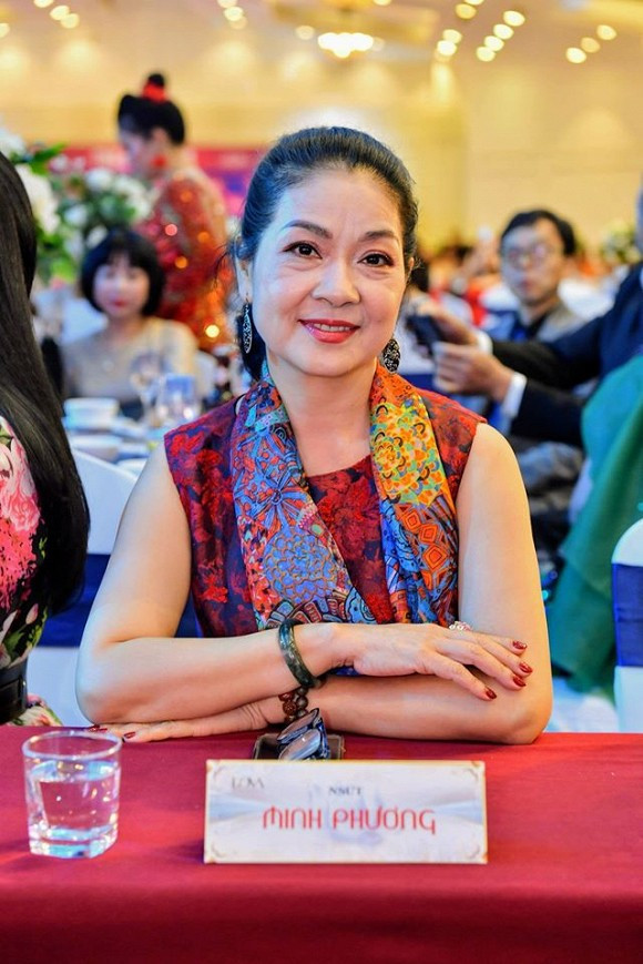 Trải qua thời gian, nữ nghệ sĩ vẫn sở hữu nhan sắc trẻ trung so với tuổi thực, ngày càng mặn mà, đằm thắm.