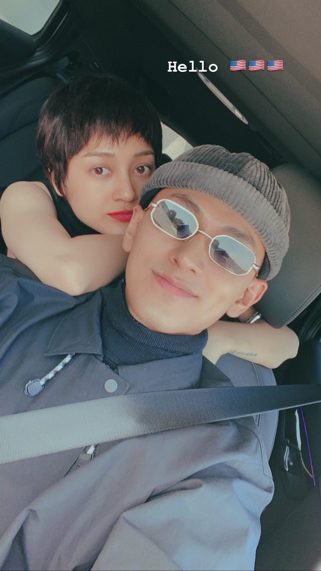 Cả 2 chia sẻ khoảnh khắc thân mật. Bảo Anh viết: "Được anh trai ra tận sân bay đón". Trên trang cá nhân, nam ca sĩ cũng đăng tải ảnh bên Bảo Anh khi cả hai có dịp hội ngộ.