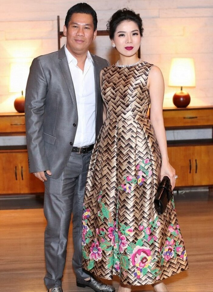 Chong Le Quyen mung sinh nhat cung con giua on ao hon nhan-Hinh-4