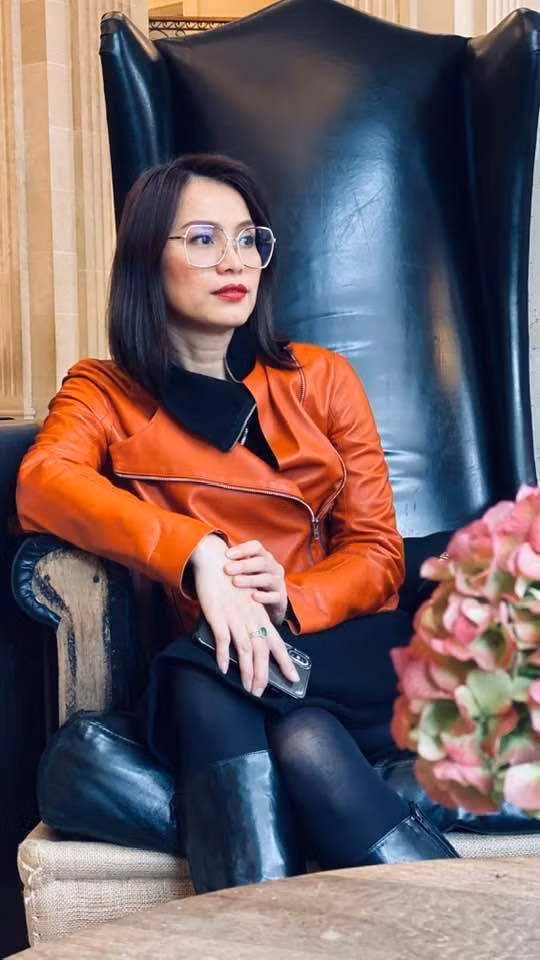 Bản thân sinh ra ở thành phố, khi về trang trại làm công việc của người nông dân, Ngọc Khánh suy nghĩ nhiều và từng bị thu hẹp lại năng lượng làm việc xuống còn 30%.