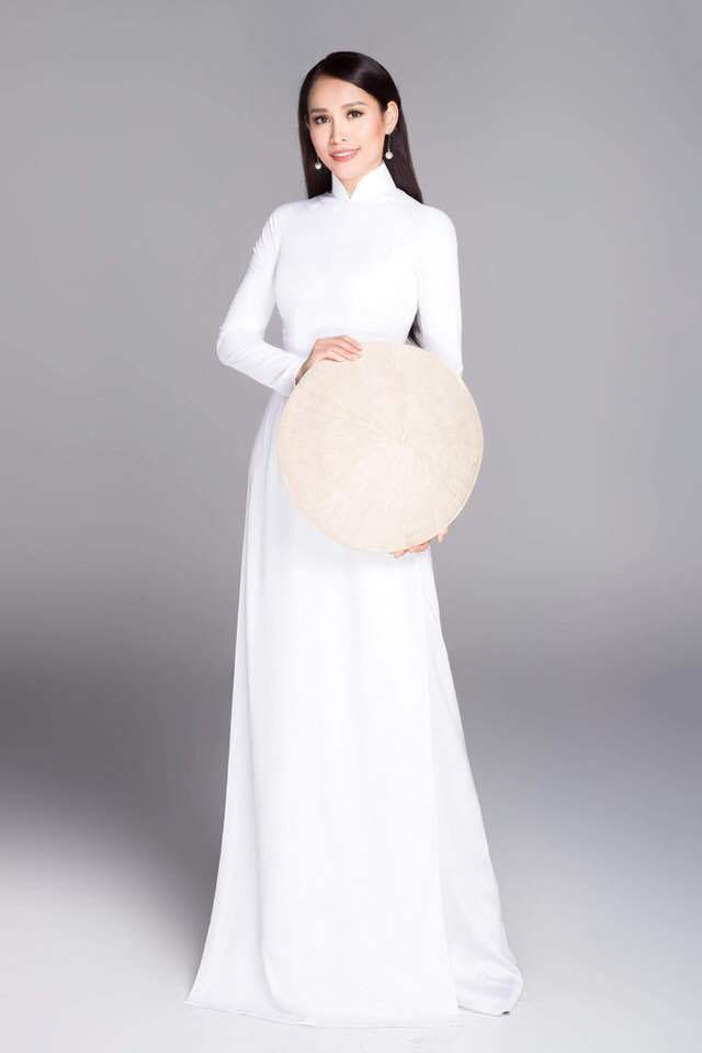 Ngọc Khánh dần chinh phục khán giả bởi một vẻ đẹp khác là trí tuệ, học vấn của mình.