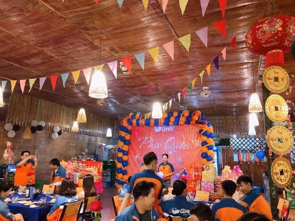 Nhà hàng ở Phú Quốc của Nguyên Khang còn có 2 cổ đông khác góp vốn.