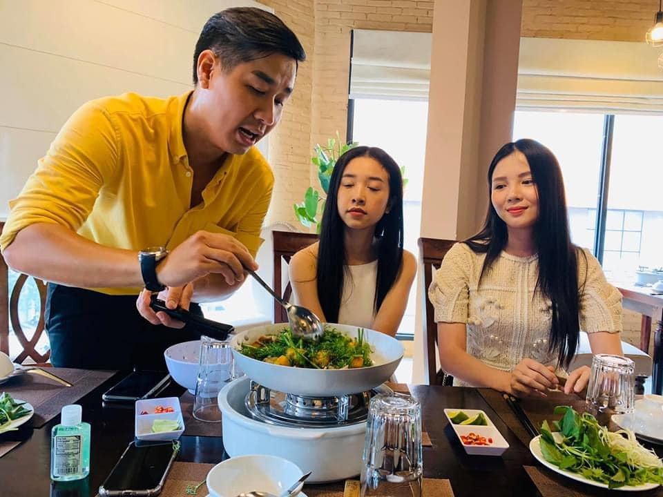 Nguyên Khang tiết lộ chi phí đầu tư vào nhà hàng này hơn 4 tỷ đồng.