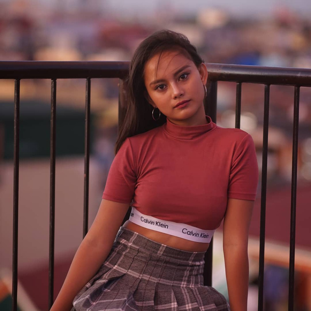 Dân mạng Philippines ví bức ảnh do Topher Quinto Burgos chụp là cơ hội đổi đời trong mơ của Rita Gaviola. Nhờ học bổng do thị trưởng thành phố Lucena - nơi gia đình Gaviola sống - trao tặng,