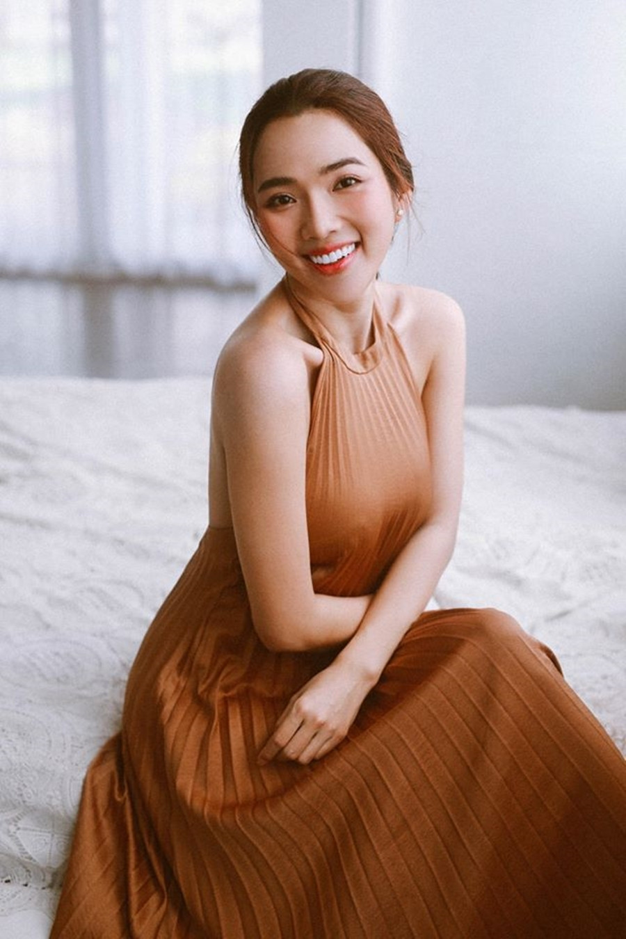 Trước khi kết hôn với Ưng Hoàng Phúc, Kim Cương từng là một người mẫu thâm niên trong nghề. Cô hiện tại hy sinh sự nghiệp, ở nhà chăm lo cho gia đình, chồng con.