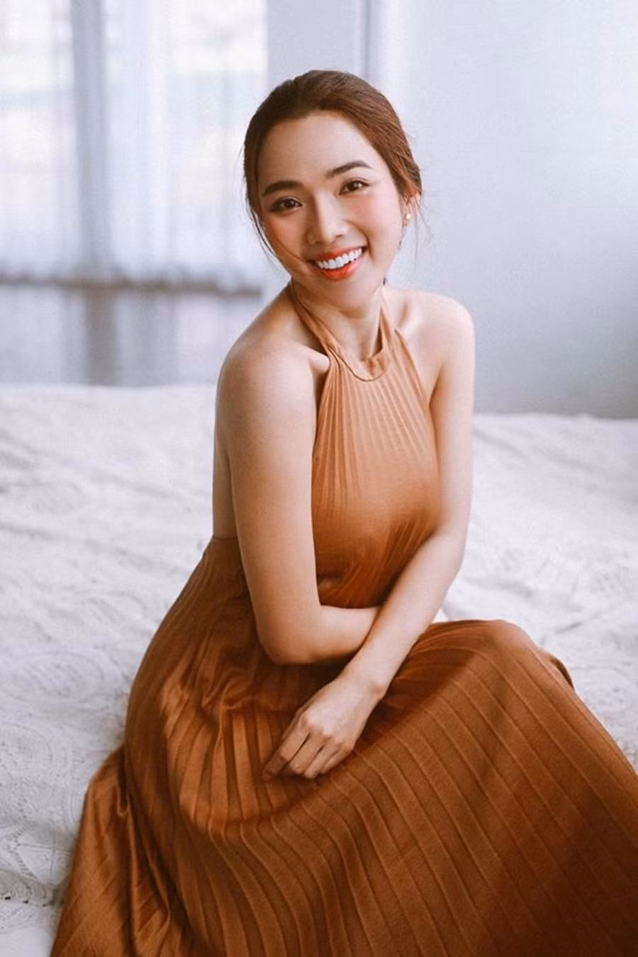 Trước khi kết hôn với Ưng Hoàng Phúc, Kim Cương từng là một người mẫu thâm niên trong nghề. Cô hiện tại hy sinh sự nghiệp, ở nhà chăm lo cho gia đình, chồng con.