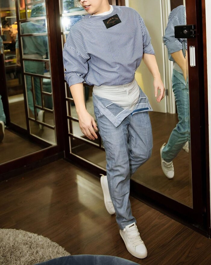 Vốn rất chú trọng ngoại hình nên thay vì chạy theo xu hướng, Vũ Khắc Tiệp tự tạo cho mình xu hướng riêng.