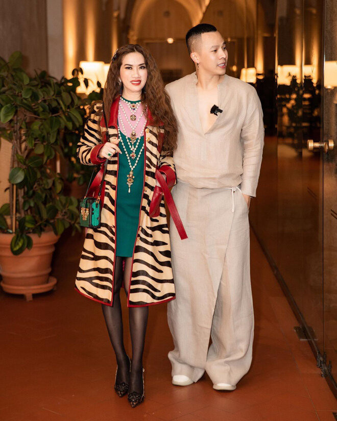 Với một người”chịu chơi” có thừa như Vũ Khắc Tiệp thì chắc chắn là không một phong cách nào mà anh “ngán” thử qua, nhưng có vừa mắt dân tình hay không thì lại là một chuyện khác.