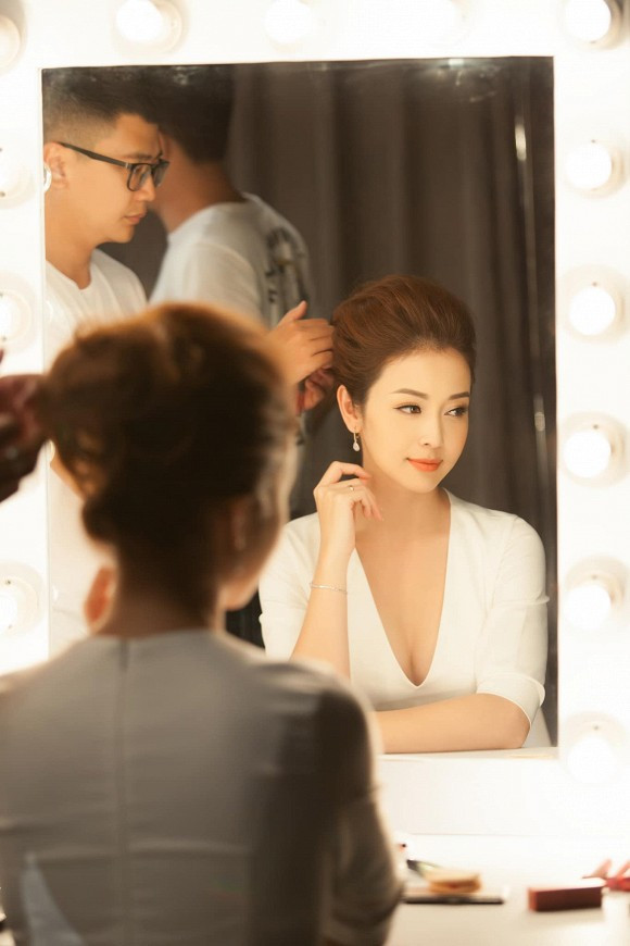 Cô khoe thân hình nuột thà, thon gọn cùng nhan sắc thăng hạng bội phần.