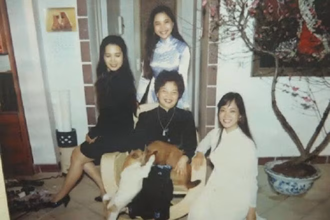 NSND Le Khanh ke su viec khien me xau ho, phai bo san khau-Hinh-2