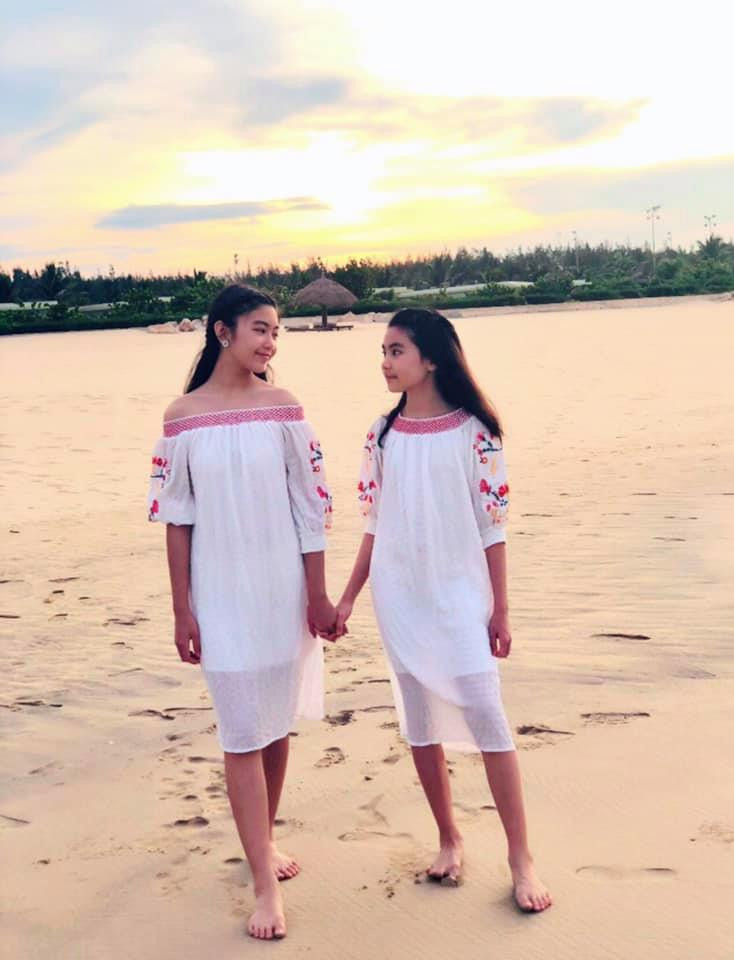 Con gái lớn của MC Quyền Linh tên thật là Mai Thảo Linh. Lọ Lem năm nay 15 tuổi, cao 1m7.