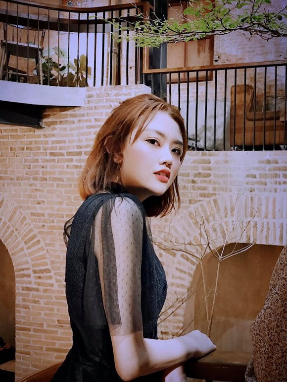 Bảo Trân là cái tên khá lạ với khán giả. Cô và chị gái song sinh thành lập nhóm nhạc Gemini.