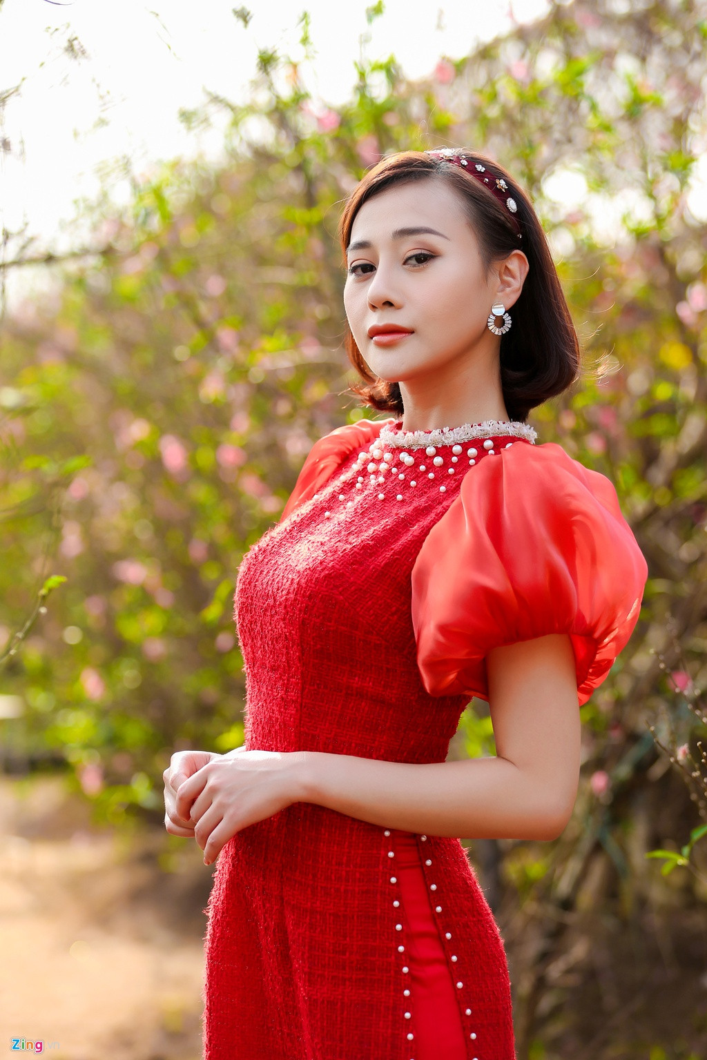 Phương Oanh rạng rỡ xuống phố những ngày cận Tết. Với cô, 2019 là một năm có nhiều chuyện buồn, cả trong công việc lẫn tình cảm.