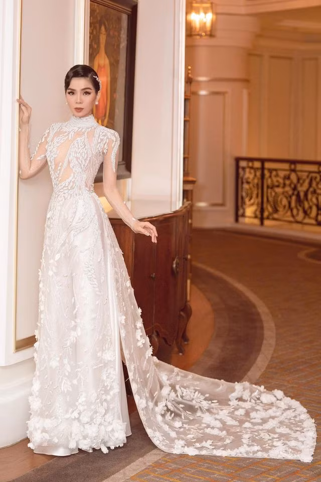 Thời gian qua không thể đi hát do ảnh hưởng của COVID-19, Lệ Quyên tận hưởng cuộc sống bình yên, sang chảnh.