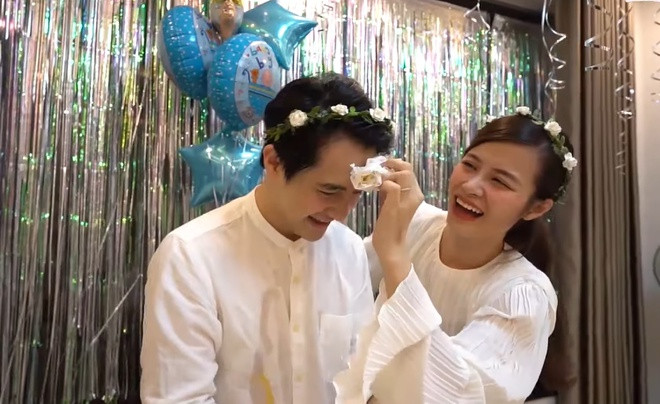 Tiet lo gioi tinh con dau long cua Dong Nhi - Ong Cao Thang