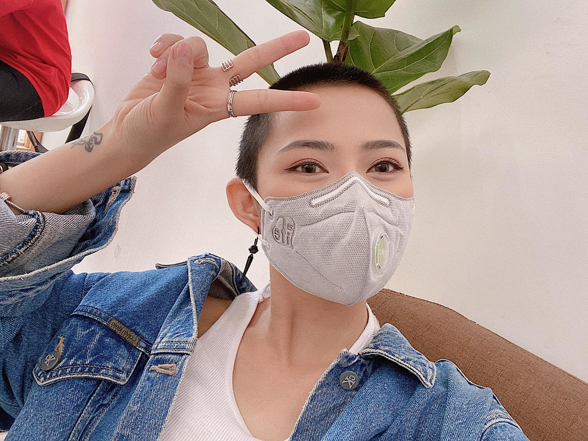 Diễn viên Thu Trang cũng chia sẻ những loại khẩu trang tốt mọi người nên dùng để đề phòng dịch corona. Xem video "Cập nhật tình hình dịch Corona tại Việt Nam". Nguồn VTC: