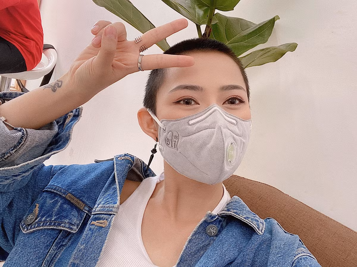 Diễn viên Thu Trang cũng chia sẻ những loại khẩu trang tốt mọi người nên dùng để đề phòng dịch corona. Xem video "Cập nhật tình hình dịch Corona tại Việt Nam". Nguồn VTC: