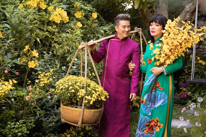 "Đặc sản" của đôi bạn thân này chắc chắn không thể thiếu được những khoảnh khắc lầy lội mà chắc chỉ có Vũ Hà và Đàm Vĩnh Hưng mới dám chịu chơi.