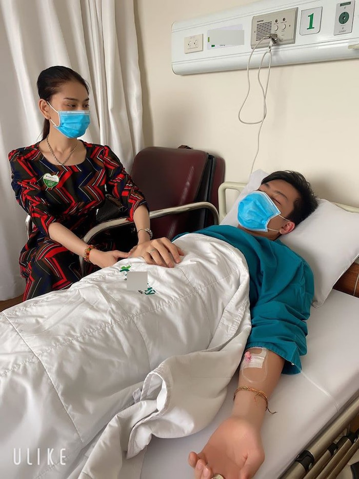 Bài đăng của giọng ca Sầu thiên thu nhanh chóng nhận được sự chú ý của đông đảo bạn bè, người hâm mộ. Phần lớn đều bày tỏ sự lo lắng cho sức khoẻ của ông xã Lâm Khánh Chi. “Cố gắng lên anh ơi!”, “Anh Phi Hùng bị gì mà phải phẫu thuật vậy chị”, “Chúc ông xã chị mau khoẻ!”,… là những lời hỏi han, động viên của khán giả.