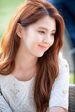 Trong phim, nữ diễn viên trẻ tuổi đảm nhận vai "tiểu tam" xen ngang vào cuộc sống hôn nhân của nhân vật nữ chính. Màn thể hiện của So Hee khiến khán giả không khỏi "điên tiết" vì diễn quá đạt vai người thứ ba chen chân vào hôn nhân của người khác mà còn không biết xấu hổ.