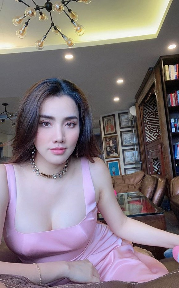 Bên cạnh đó, nhiều người hâm mộ cũng khen Trang Nhung xinh đẹp như gái Thái Lan.