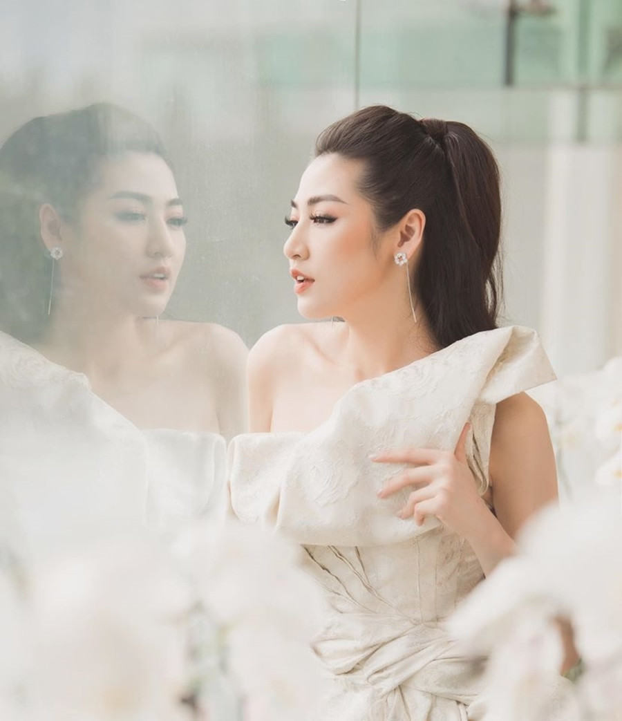 Kết hôn vào tháng 7/2018 với Gia Lộc - thiếu gia nổi tiếng giàu có ở Hà Nội, Tú Anh hiện tại đã là mẹ của một cậu con trai bụ bẫm, kháu khỉnh.