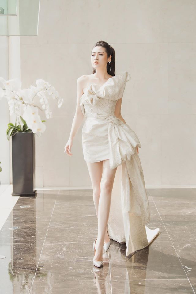 Cuộc sống đi xe sang, ở biệt thự đắt tiền, có chồng giỏi, con trai ngoan của cô được ví sang chảnh như một ''bà hoàng'' khiến nhiều người mơ ước.