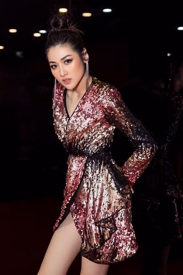 Không chỉ sống trong một ngôi nhà đẹp, Tú Anh còn được chồng yêu chiều hết mực.