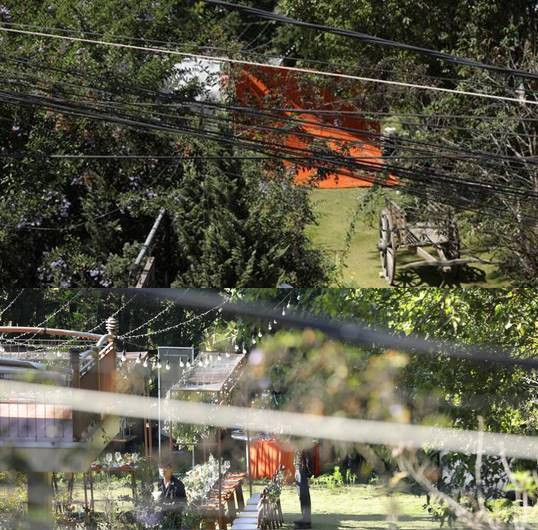 Nơi tổ chức tiệc được che chắn cẩn thận để bảo đảm sự riêng tư.