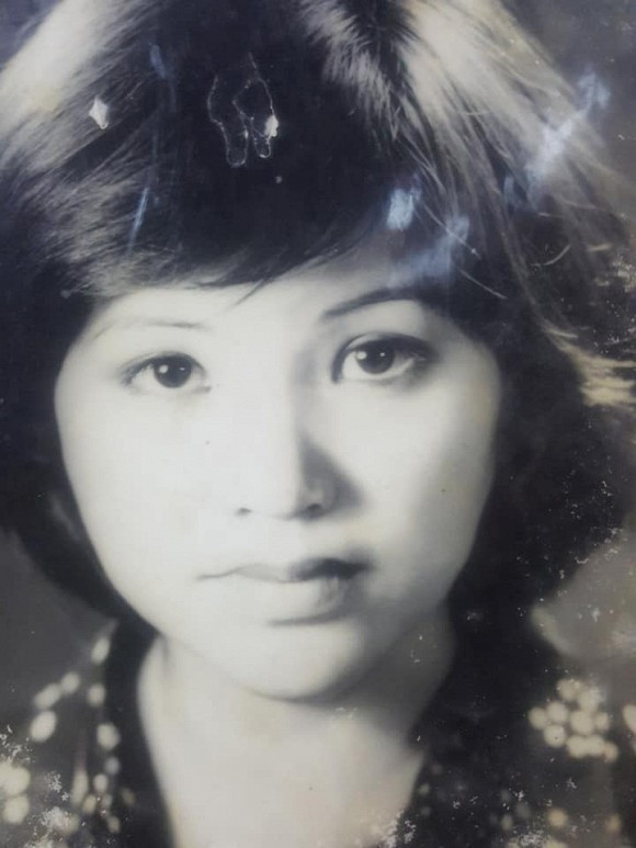 Riêng diễn viên "Em bé Hà Nội" - Lan Hương tung loạt ảnh thời trẻ của mình. Trong đó ghi lại những vai diễn, hình ảnh chụp cùng đồng nghiệp của nghệ sĩ Lan Hương.