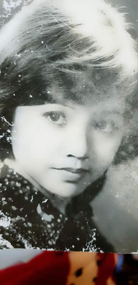 Đa phần đều trầm trồ trước nhan sắc xinh đẹp của nữ diễn viên: "Thời trẻ mẹ xinh quá", "Trẻ cô đẹp quá", "Xưa mà xinh quá chị ơi"...