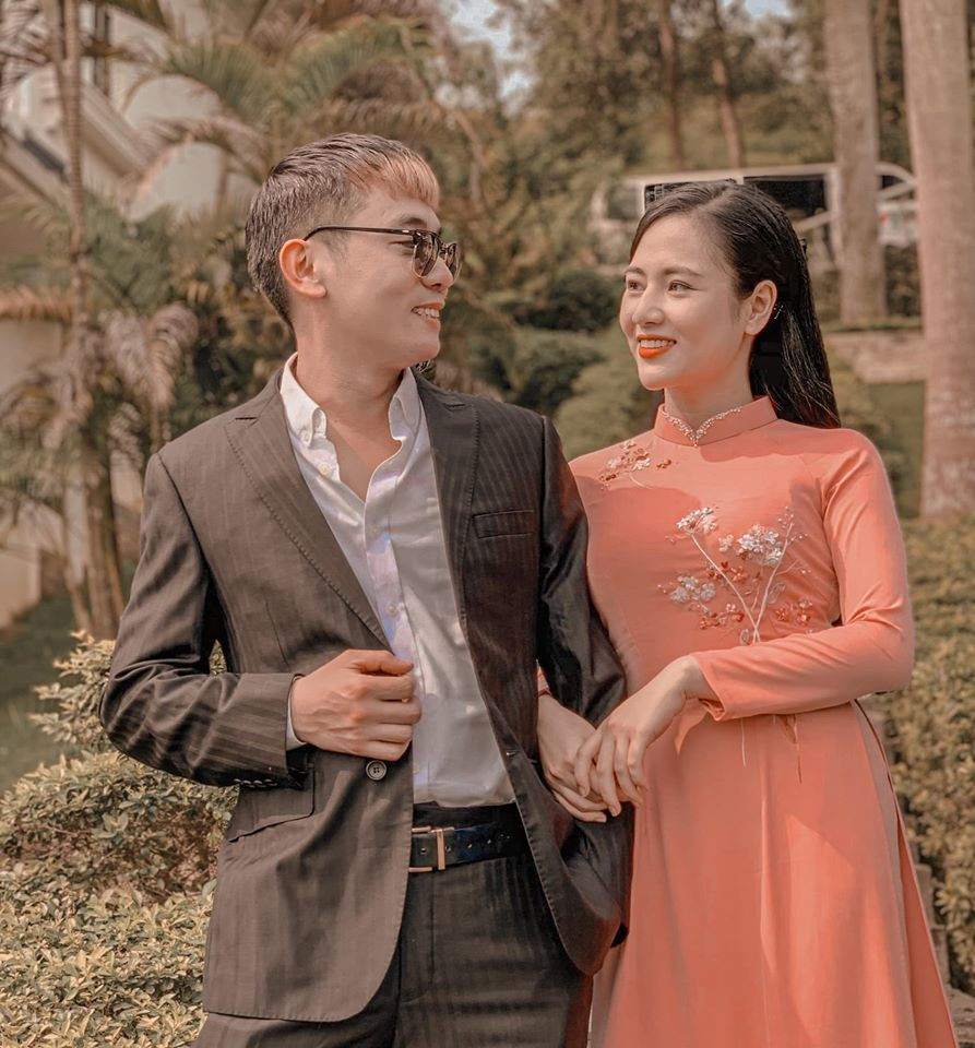 Là gương mặt mới nhưng Việt Hoa nhanh chóng nhận sự quan tâm của khán giả truyền hình vì vai diễn cá tính và nhan sắc xinh đẹp. Cô cùng Việt Bắc tạo nên một cặp đẹp trên phim.