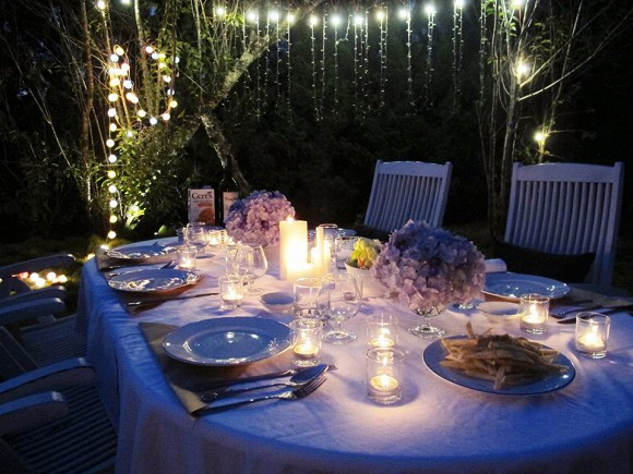 Không gian đám cưới trong khuôn viên biệt thự của cô dâu chú rể ở Đà Lạt cũng được chia sẻ.