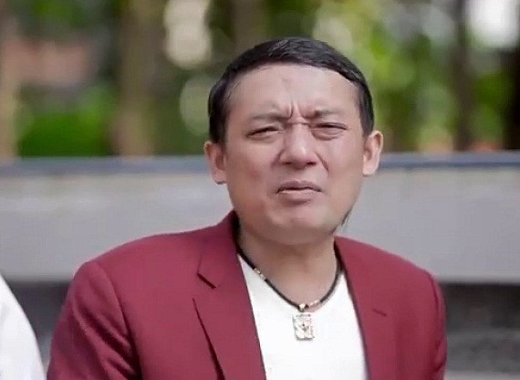 Danh hai Chien Thang buc xuc khi bi don lo clip nong cung gai tre