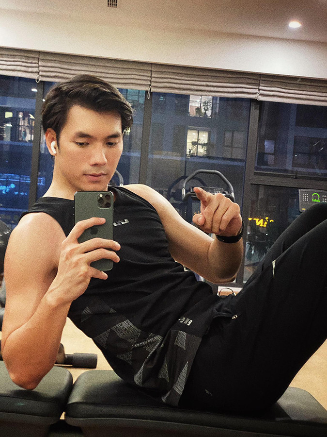 Mỗi lần đăng tải hình ảnh khoe hình thể trên trang cá nhân, Nhan Phúc Vinh đều nhận được sự ngưỡng mộ, lời khen ngợi của sao Việt cũng như cư dân mạng.