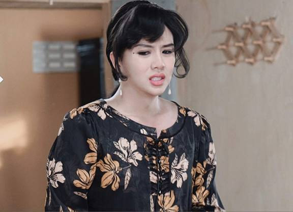 Bị hủy show, Duy Khánh lo sợ sẽ trở thành nghệ sĩ hài nội tâm vì phải ở nhà suốt. Nếu tình trạng này còn tiếp tục kéo dài, "Duy Khánh của những ngày hết Covid-19 sẽ sâu sắc, điềm đạm và nho nhã lắm", nam diễn viên hài chia sẻ.