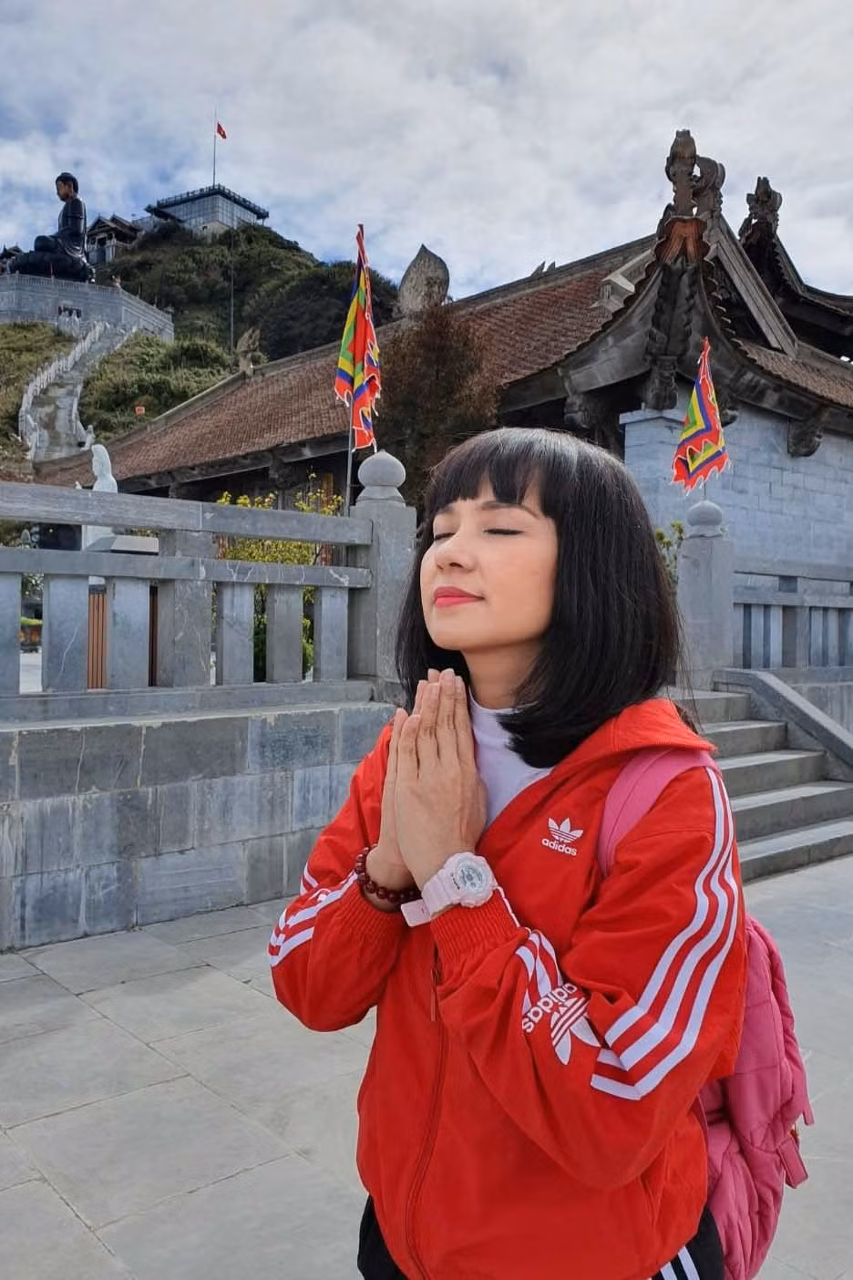 Cô thường xuyên đăng ảnh đi du lịch cùng con trai.