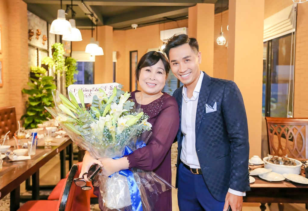 Nha hang cua MC Nguyen Khang o Phu Quoc chay rui trong dem-Hinh-3