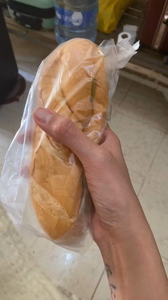 Bữa sáng của siêu mẫu Võ Hoàng Yến ở nơi cách ly.