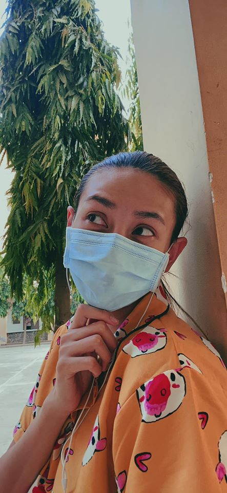 Đã chuẩn bị tâm lý phải cách ly tập trung khi trở về từ Mỹ nên Võ Hoàng Yến khá thoải mái khi sống tại đây.