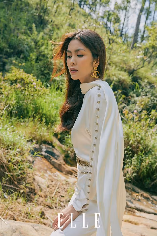 Chia sẻ về bộ ảnh ở Đà Lạt, Tăng Thanh Hà bày tỏ: "Bộ hình thật nhiều cảm xúc, tại nơi mà mình dành nhiều tình cảm nhất".